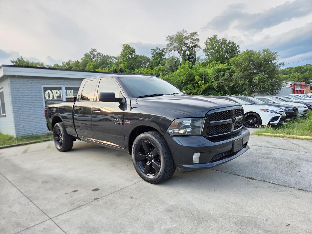 RAM 1500 Tradesman 4x4 Crew Cab 5'7" Box 2018