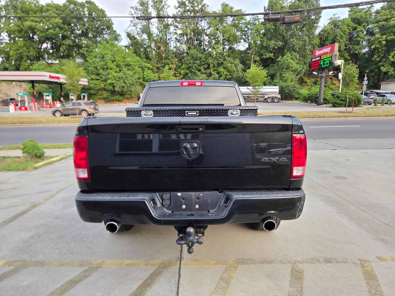 RAM 1500 Tradesman 4x4 Crew Cab 5'7" Box 2018
