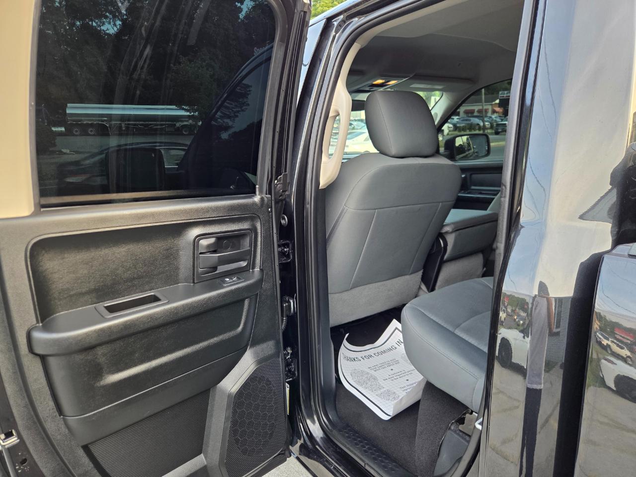 RAM 1500 Tradesman 4x4 Crew Cab 5'7" Box 2018