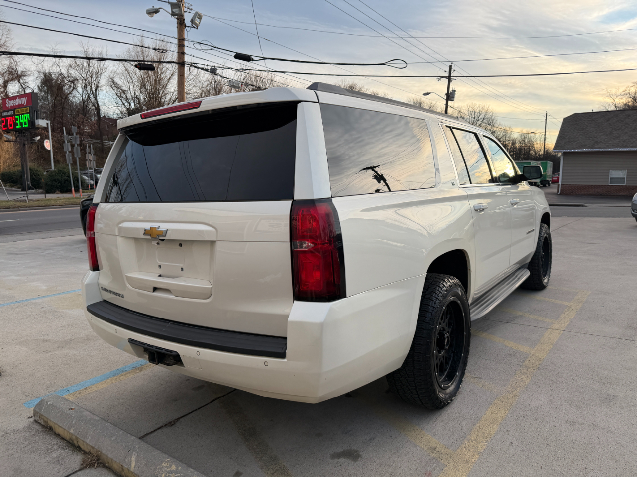 Chevrolet Suburban LT 1500 4WD 2015