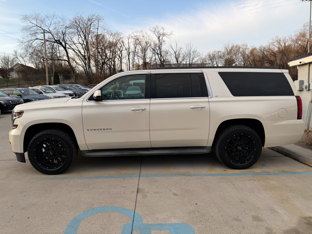 Chevrolet Suburban LT 1500 4WD 2015
