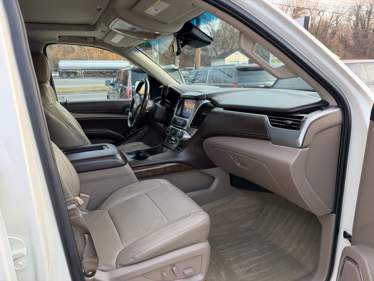 Chevrolet Suburban LT 1500 4WD 2015