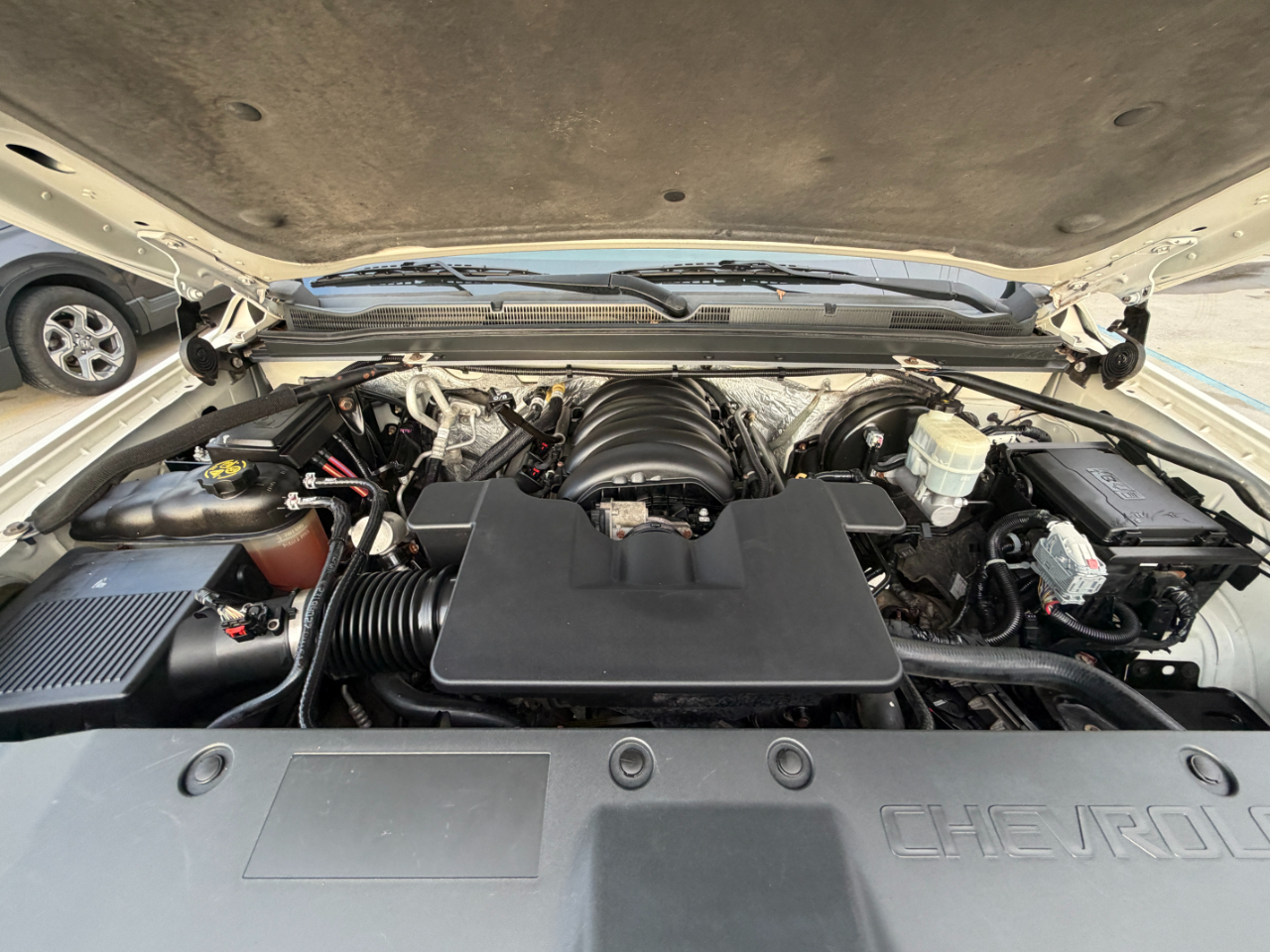 Chevrolet Suburban LT 1500 4WD 2015