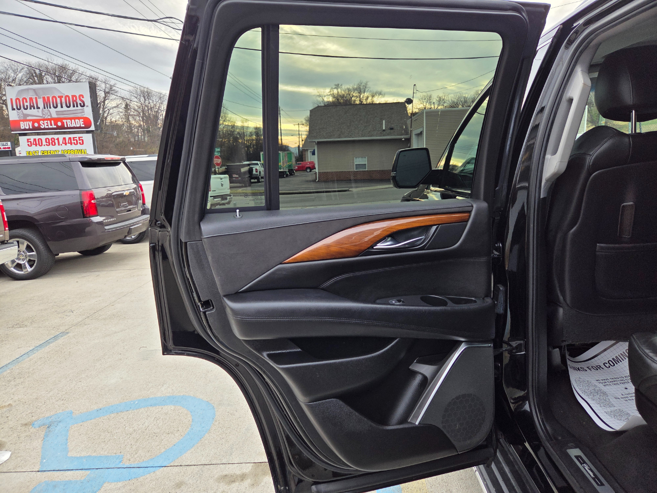 Cadillac Escalade Luxury 4WD 2017