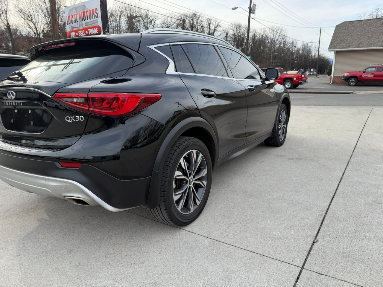 Infiniti QX30 Luxury AWD 2017