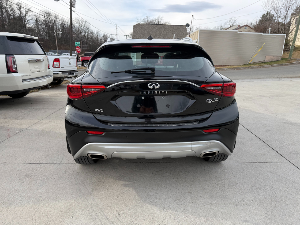Infiniti QX30 Luxury AWD 2017
