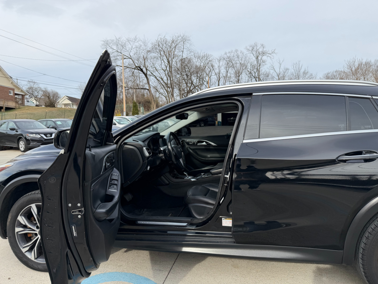 Infiniti QX30 Luxury AWD 2017