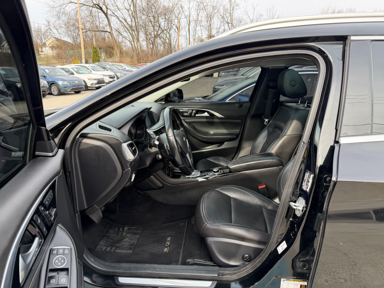 Infiniti QX30 Luxury AWD 2017