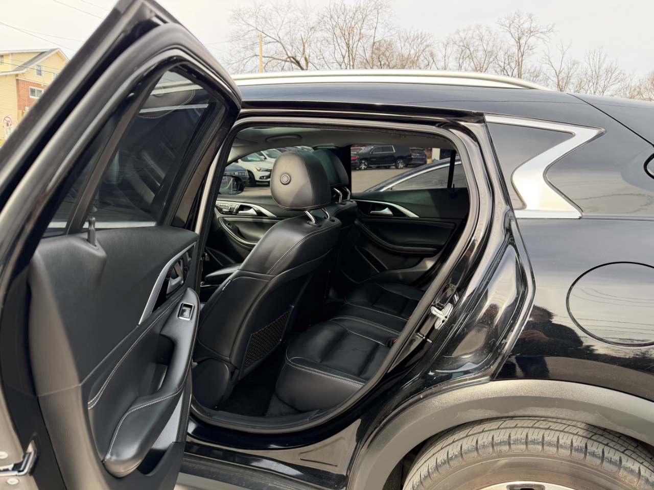 Infiniti QX30 Luxury AWD 2017