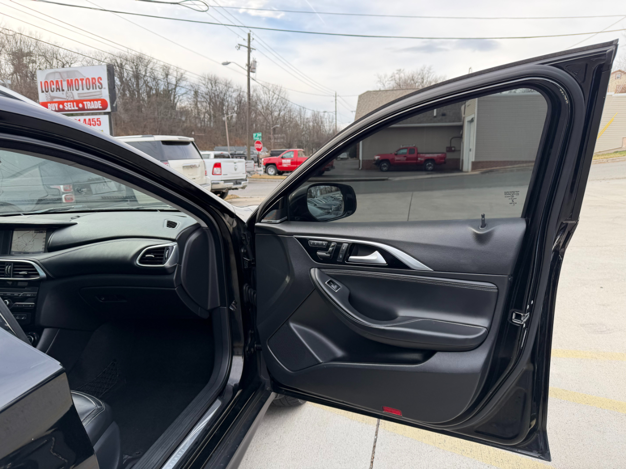 Infiniti QX30 Luxury AWD 2017