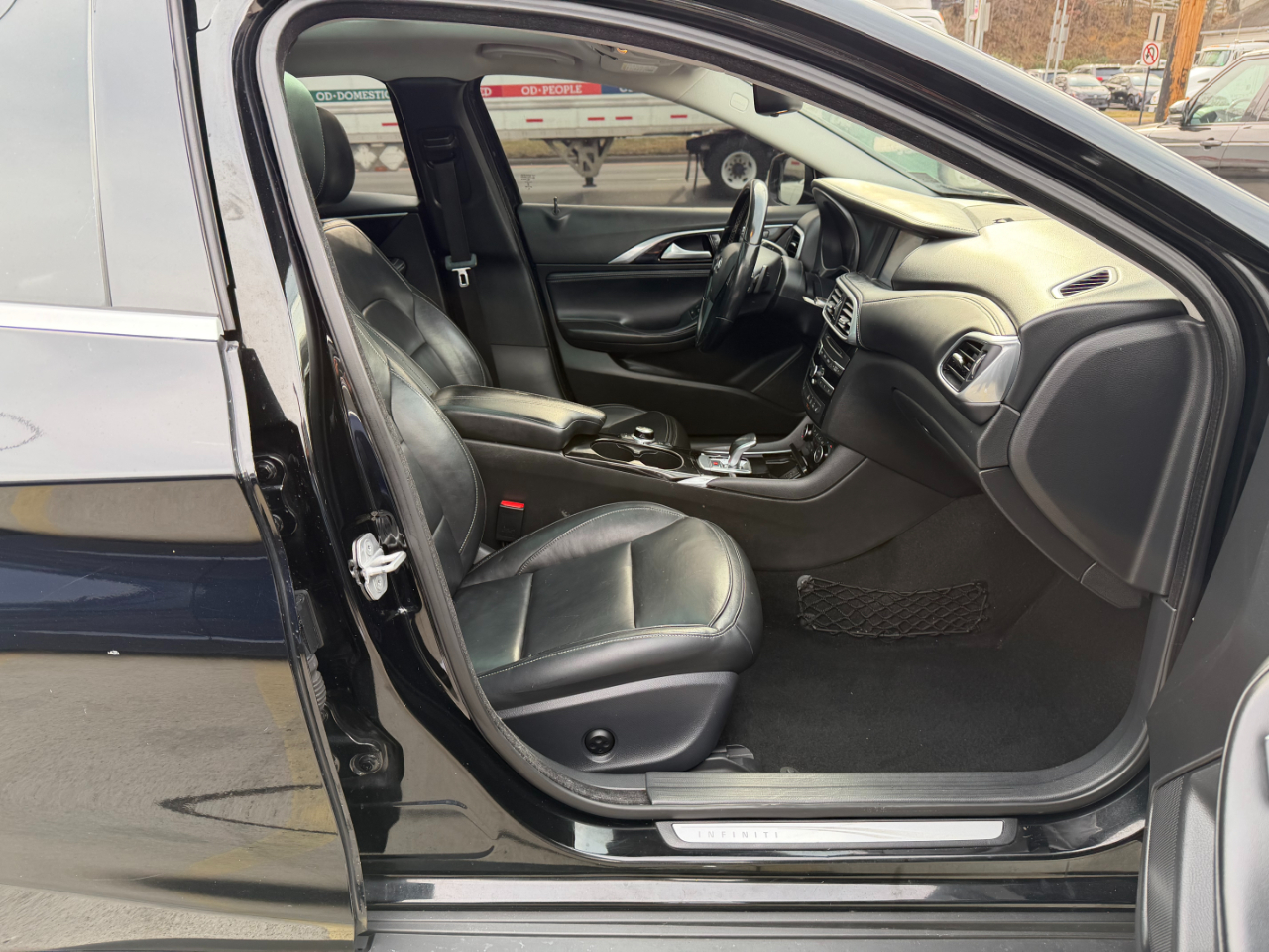 Infiniti QX30 Luxury AWD 2017