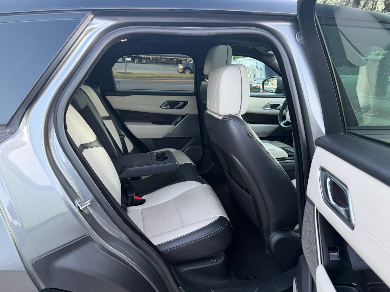 Land Rover Range Rover Velar R-Dynamic HSE 2018