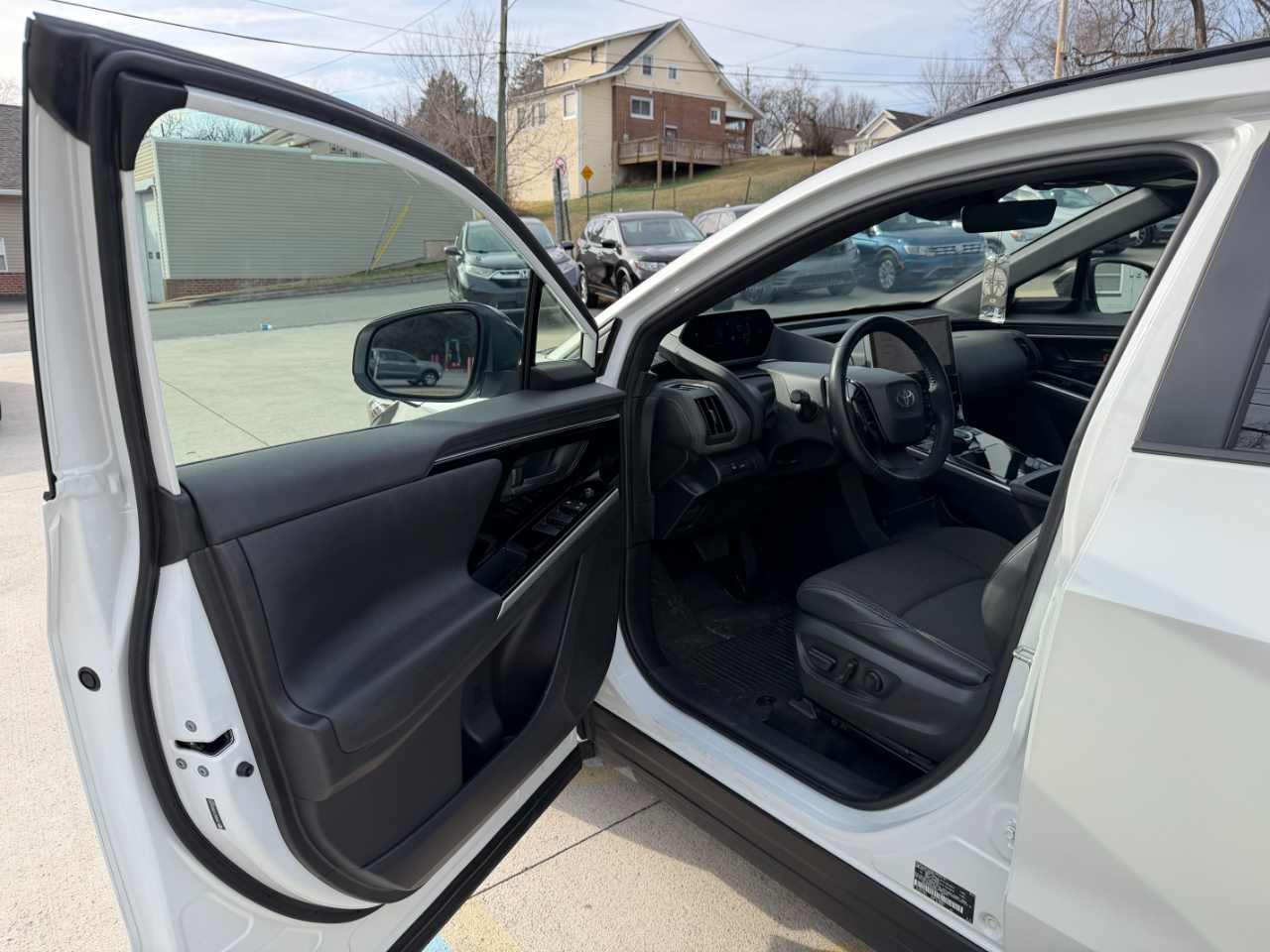 Toyota BZ4X XLE AWD 2024