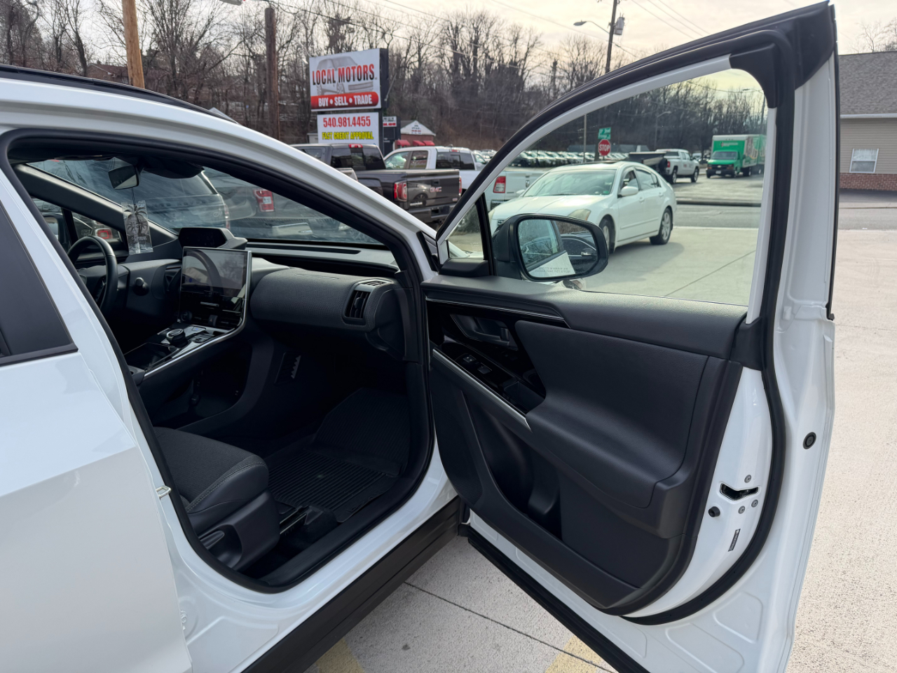 Toyota BZ4X XLE AWD 2024