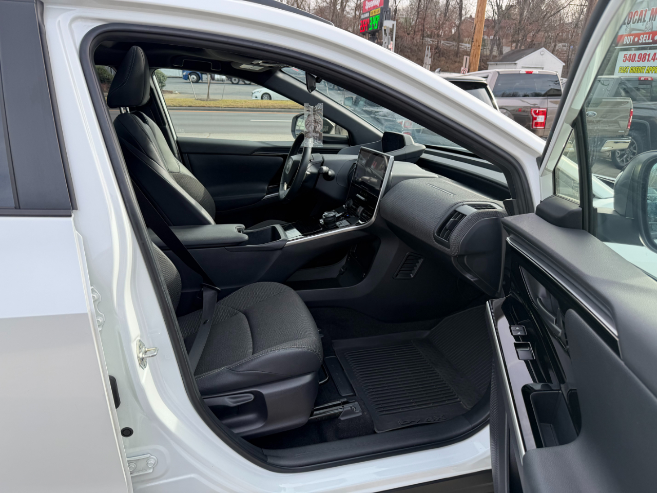 Toyota BZ4X XLE AWD 2024