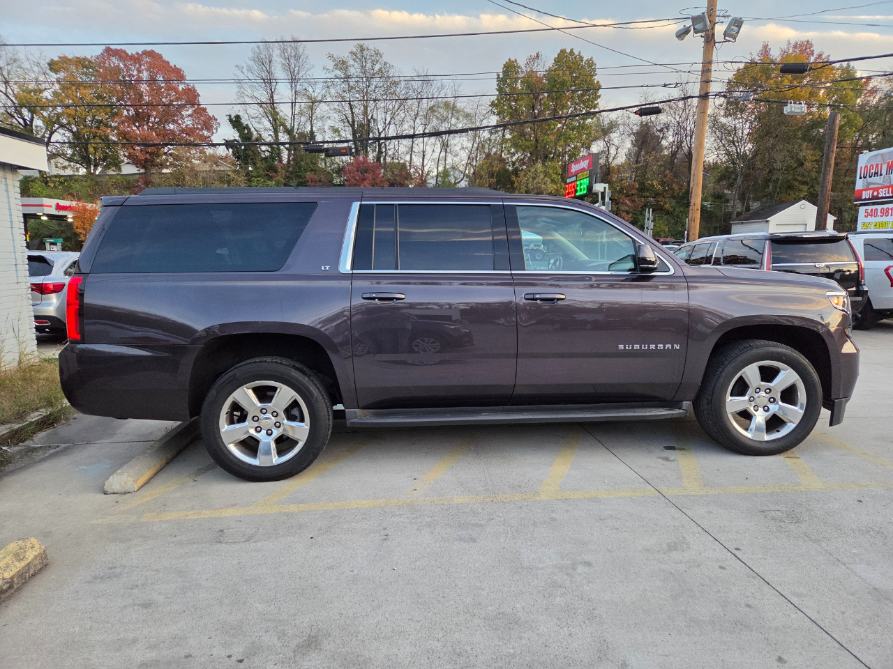 Chevrolet Suburban LT 4WD 2016