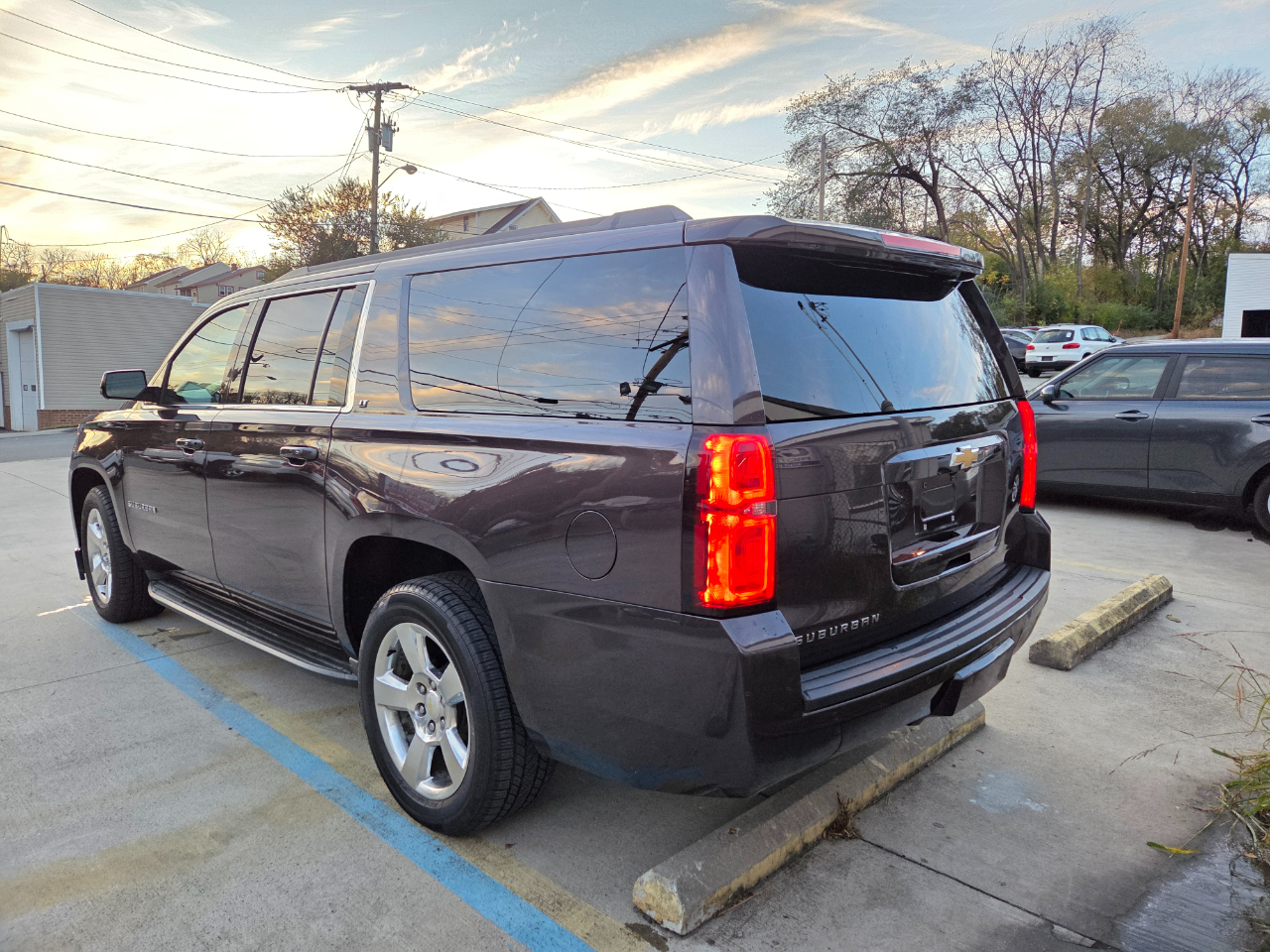 Chevrolet Suburban LT 4WD 2016