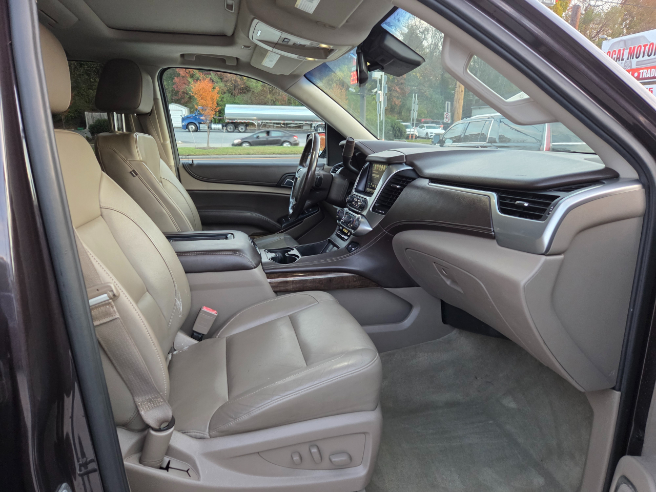 Chevrolet Suburban LT 4WD 2016