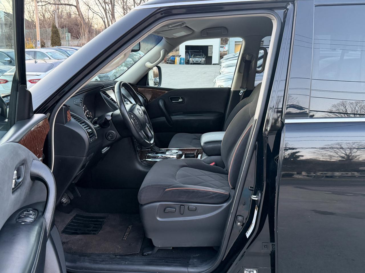 Nissan Armada Platinum 2WD 2017