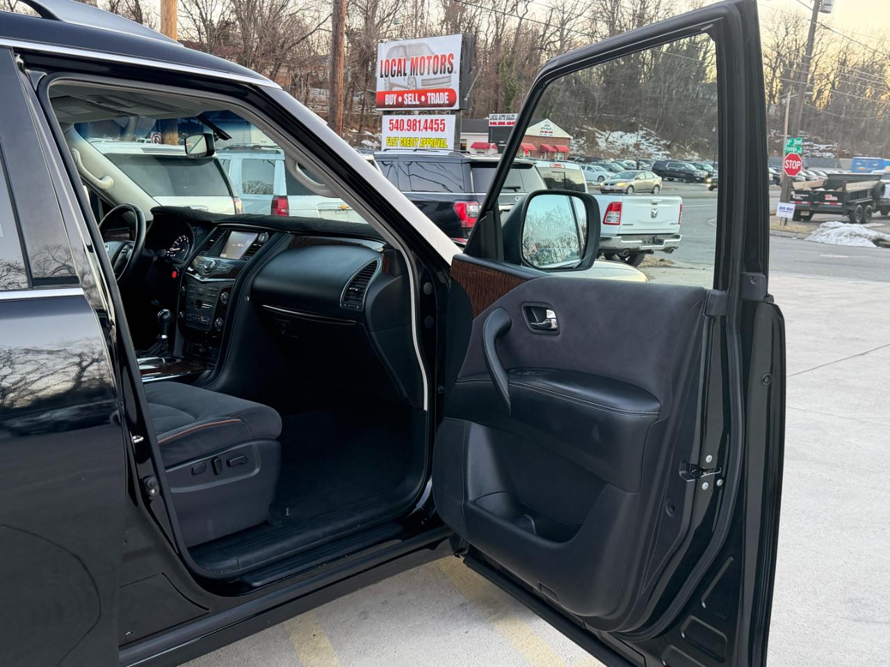 Nissan Armada Platinum 2WD 2017