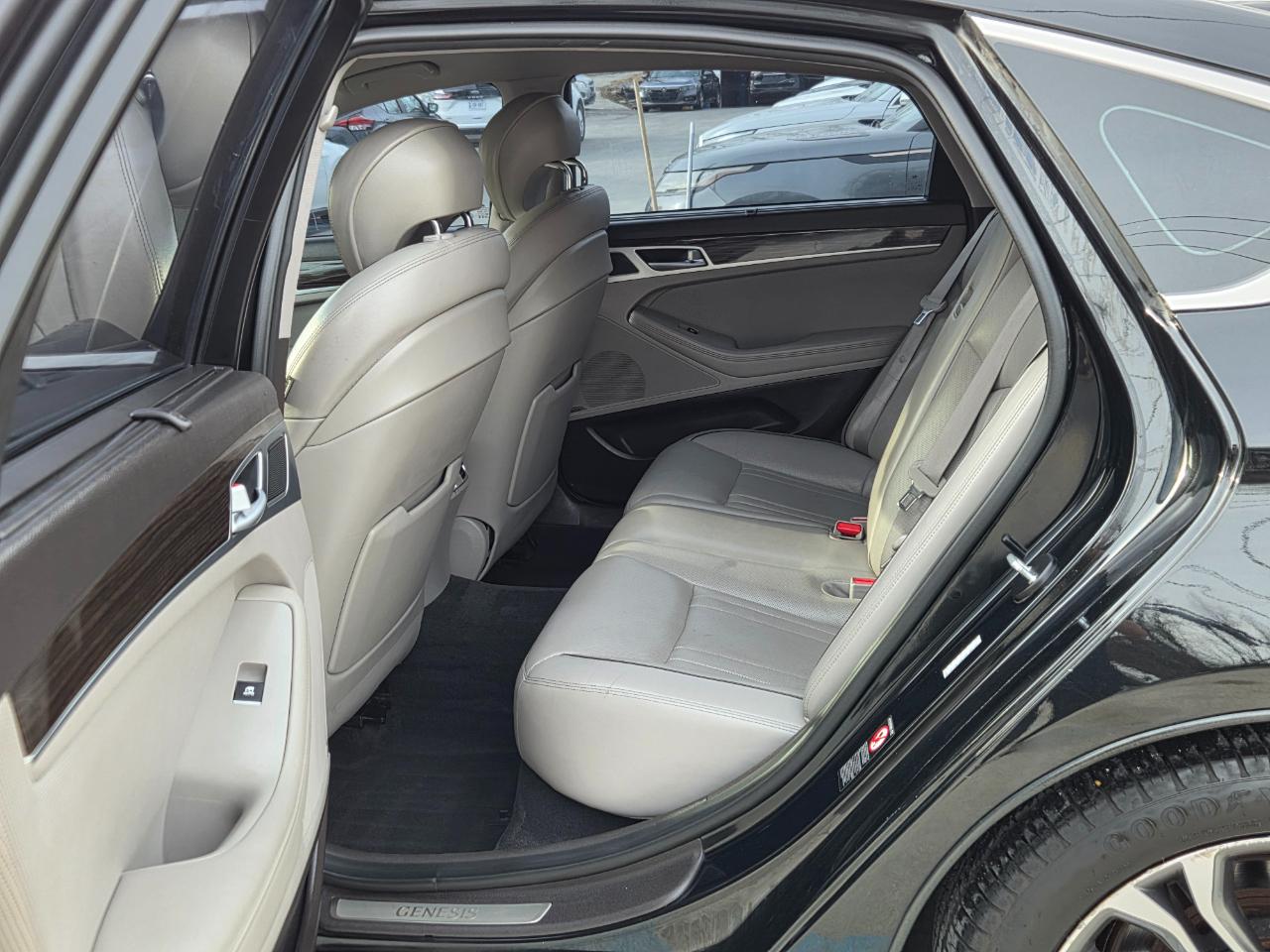 Hyundai Genesis 3.8L 2016