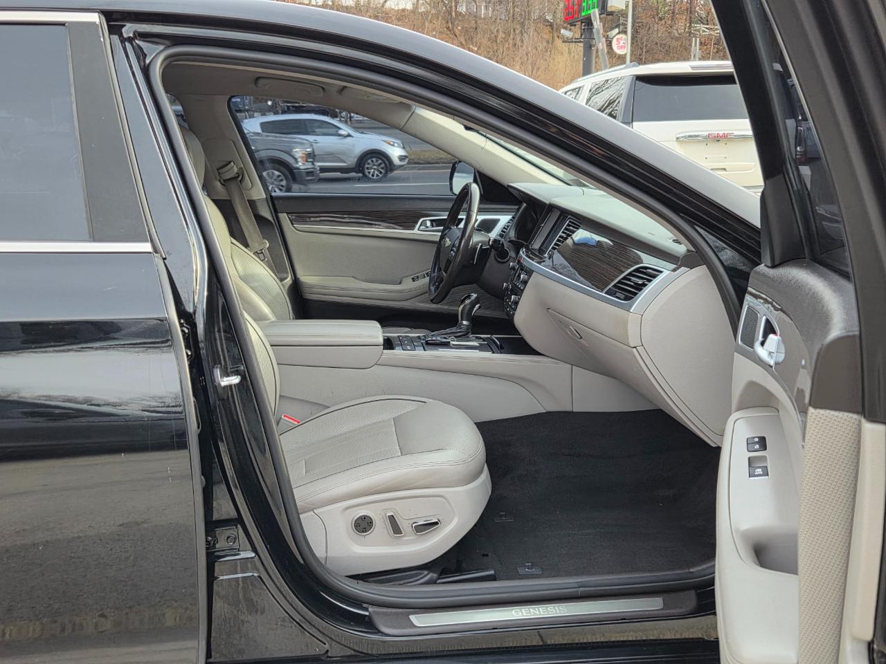 Hyundai Genesis 3.8L 2016