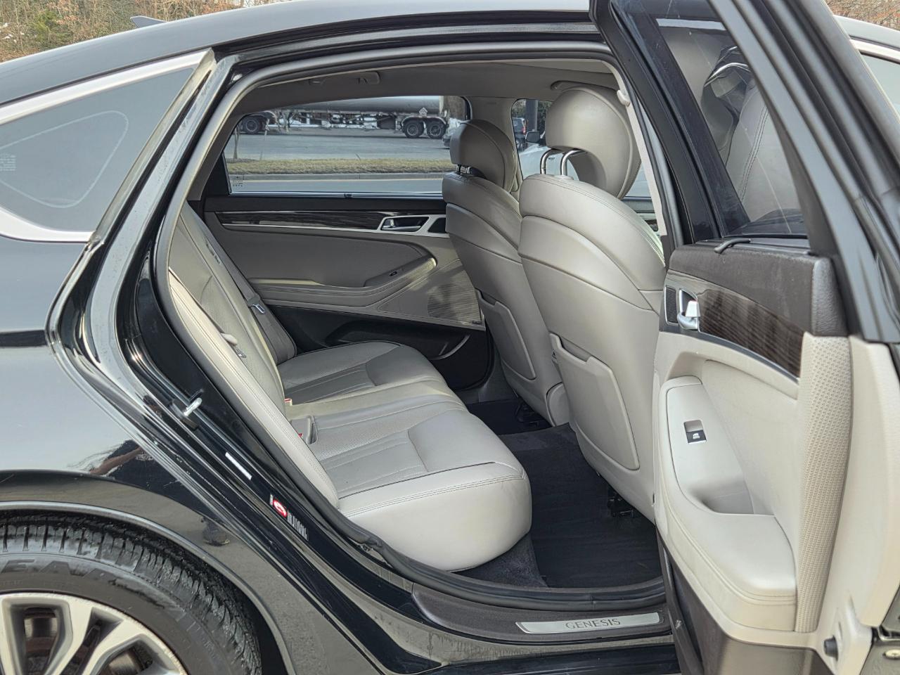 Hyundai Genesis 3.8L 2016