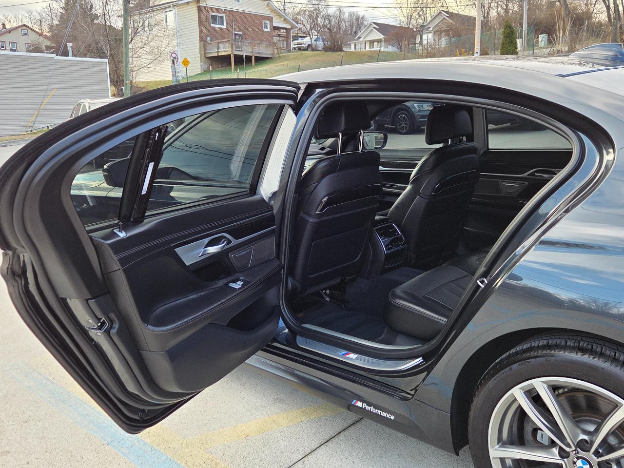 BMW 7-Series 740i xDrive 2019