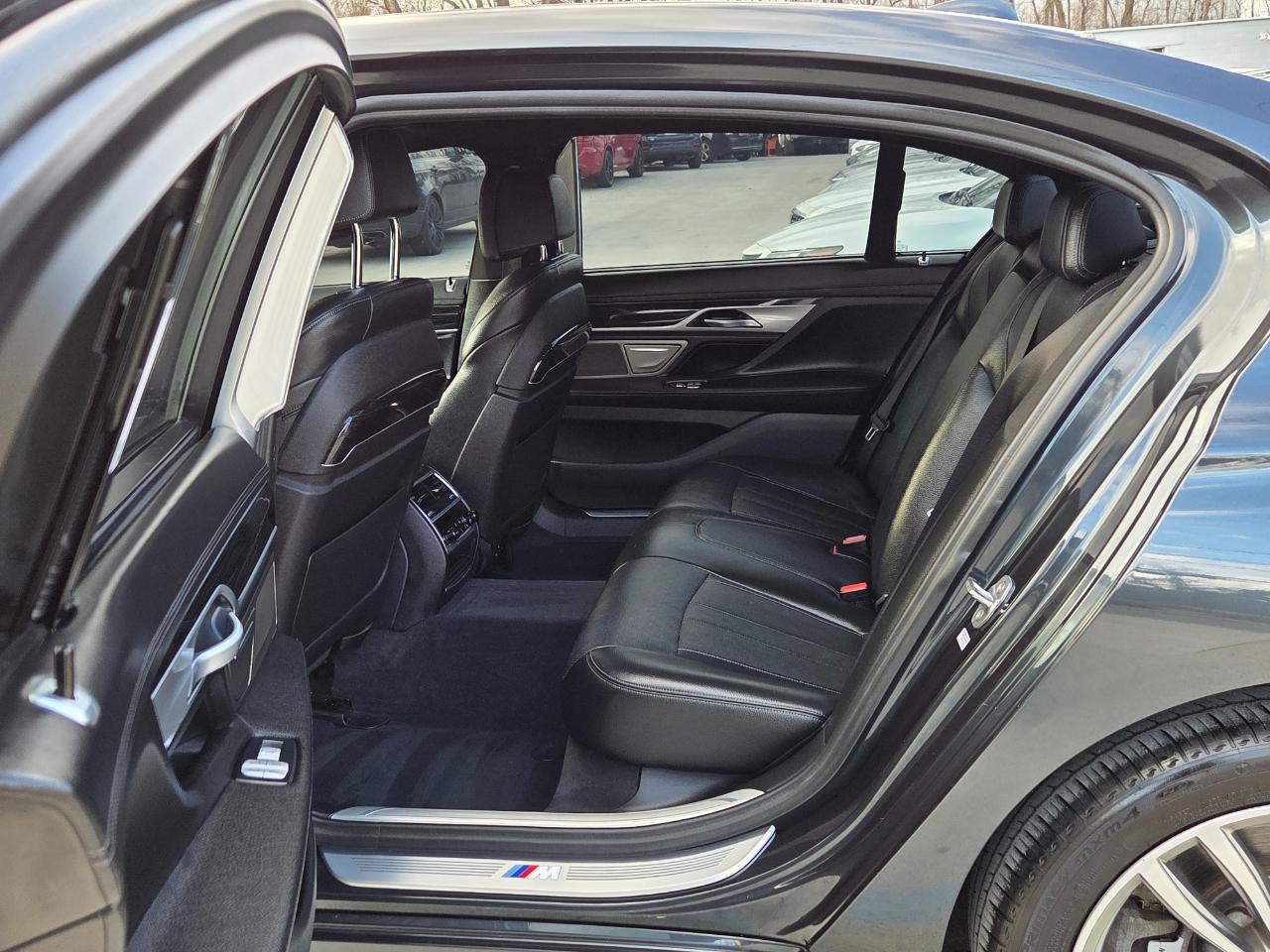 BMW 7-Series 740i xDrive 2019