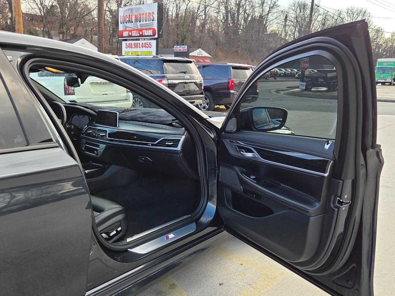 BMW 7-Series 740i xDrive 2019