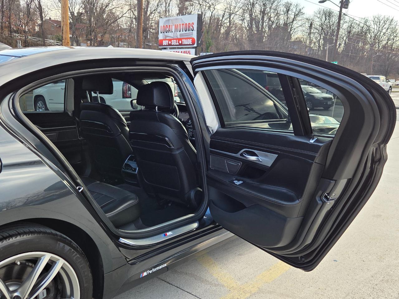 BMW 7-Series 740i xDrive 2019