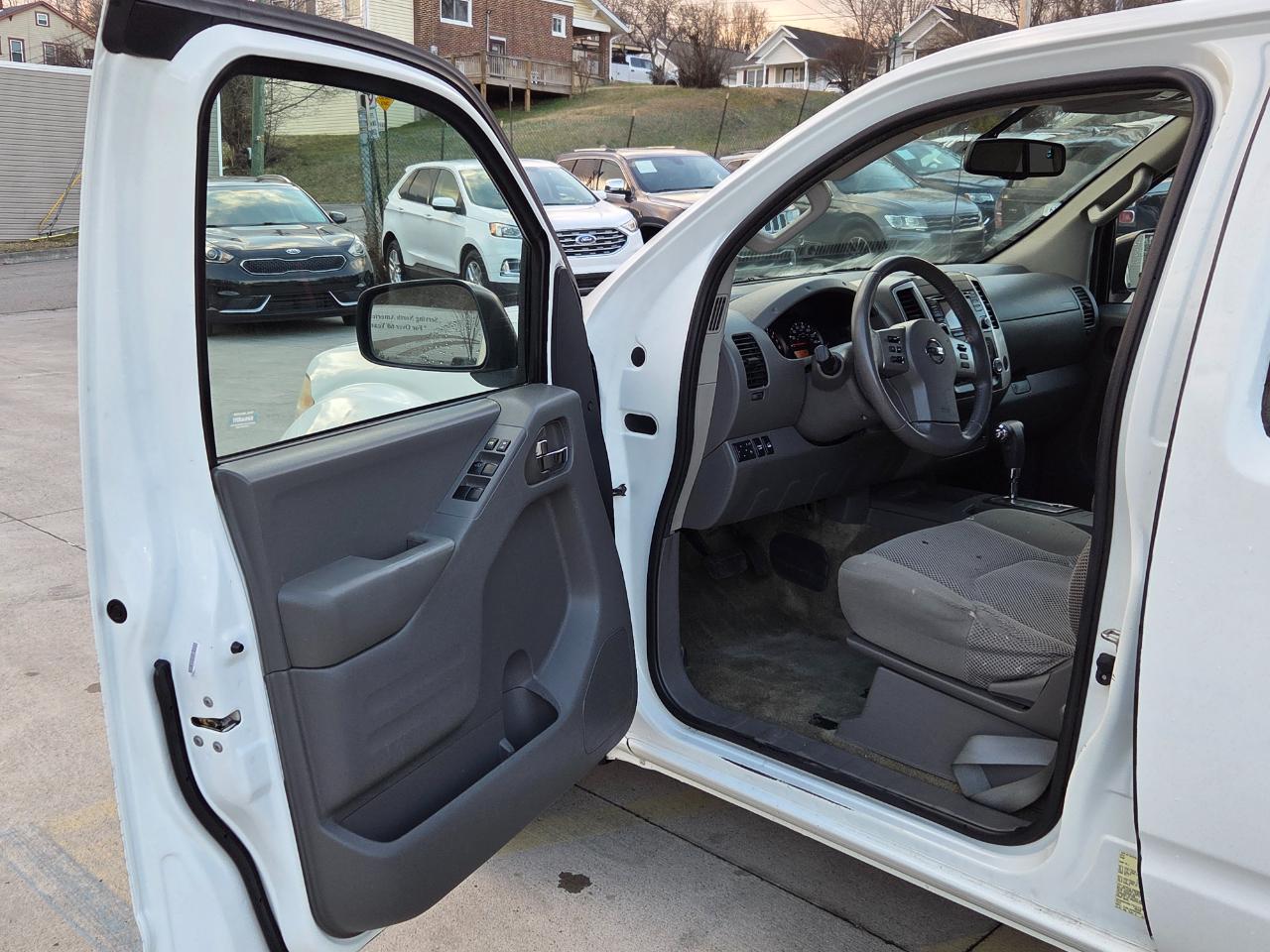 Nissan Frontier PRO-4X Crew Cab 5AT 4WD 2017