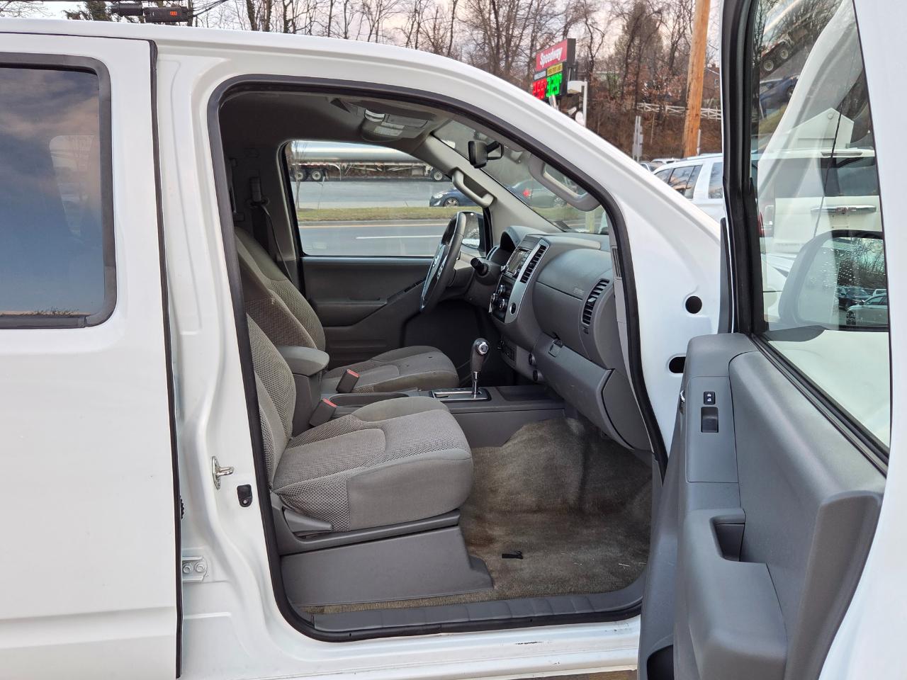 Nissan Frontier PRO-4X Crew Cab 5AT 4WD 2017