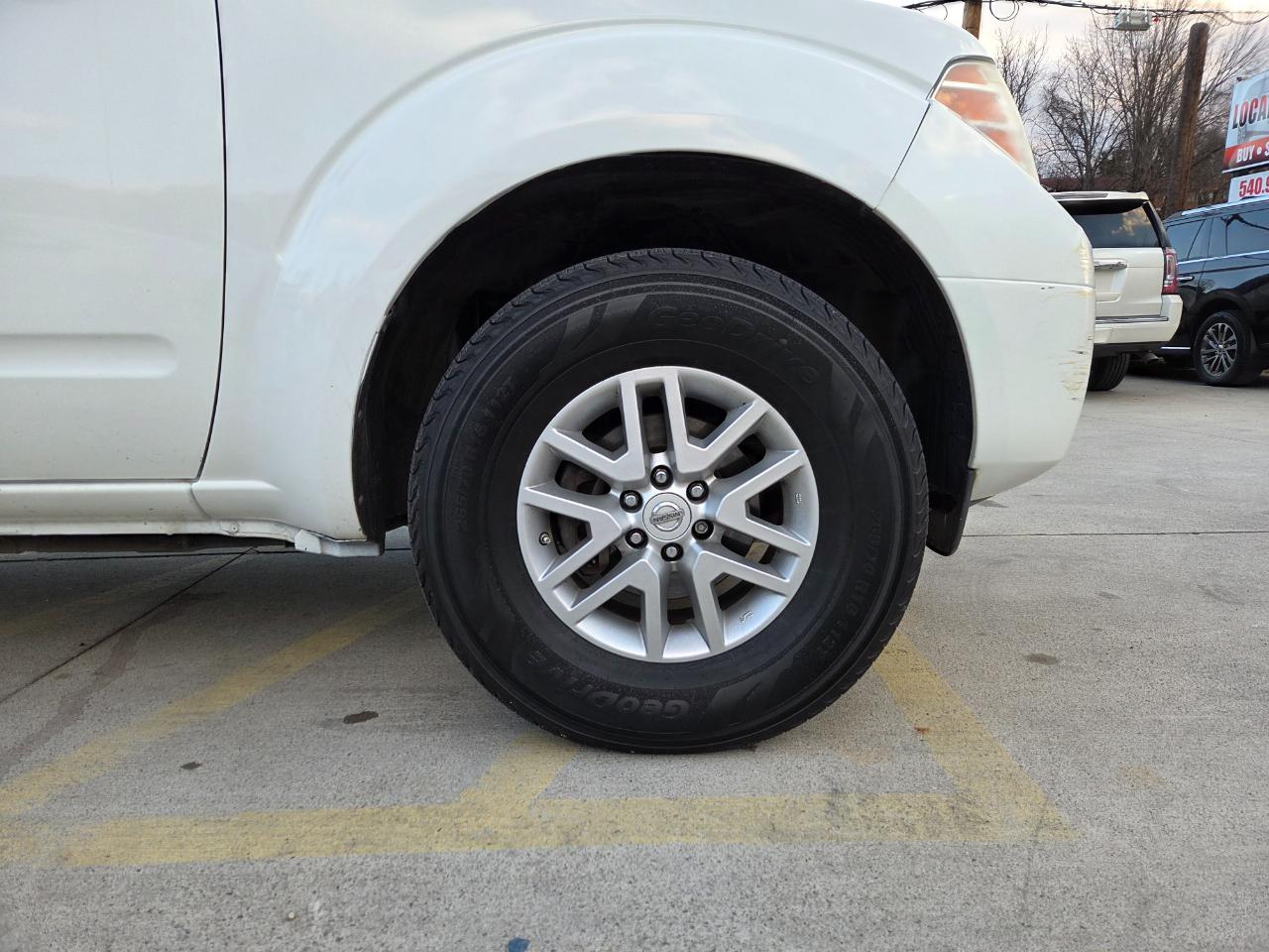 Nissan Frontier PRO-4X Crew Cab 5AT 4WD 2017