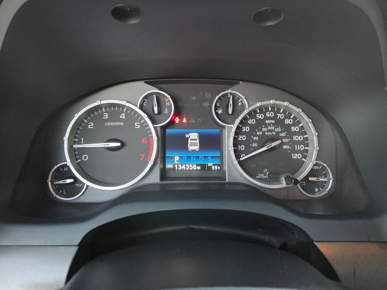 Toyota Tundra SR5 5.7L V8 CrewMax 4WD 2017