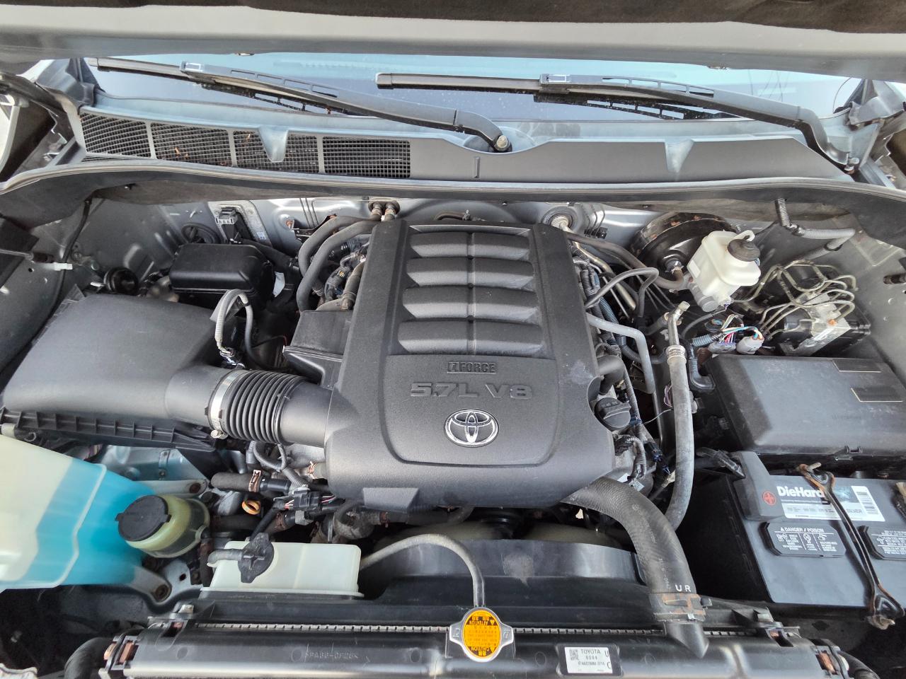 Toyota Tundra SR5 5.7L V8 CrewMax 4WD 2017