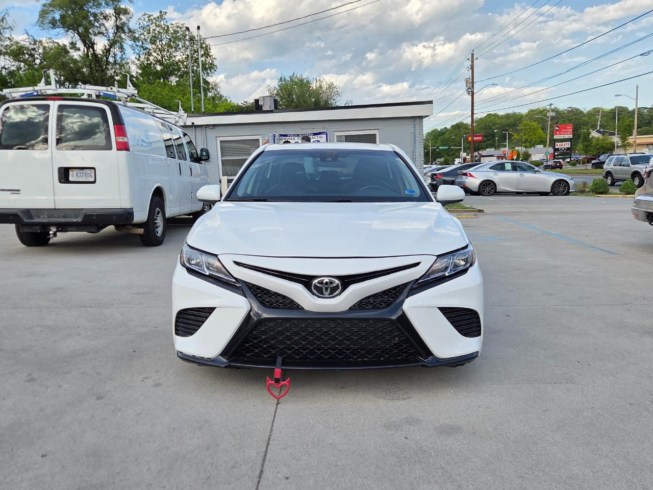 Toyota Camry SE 2020