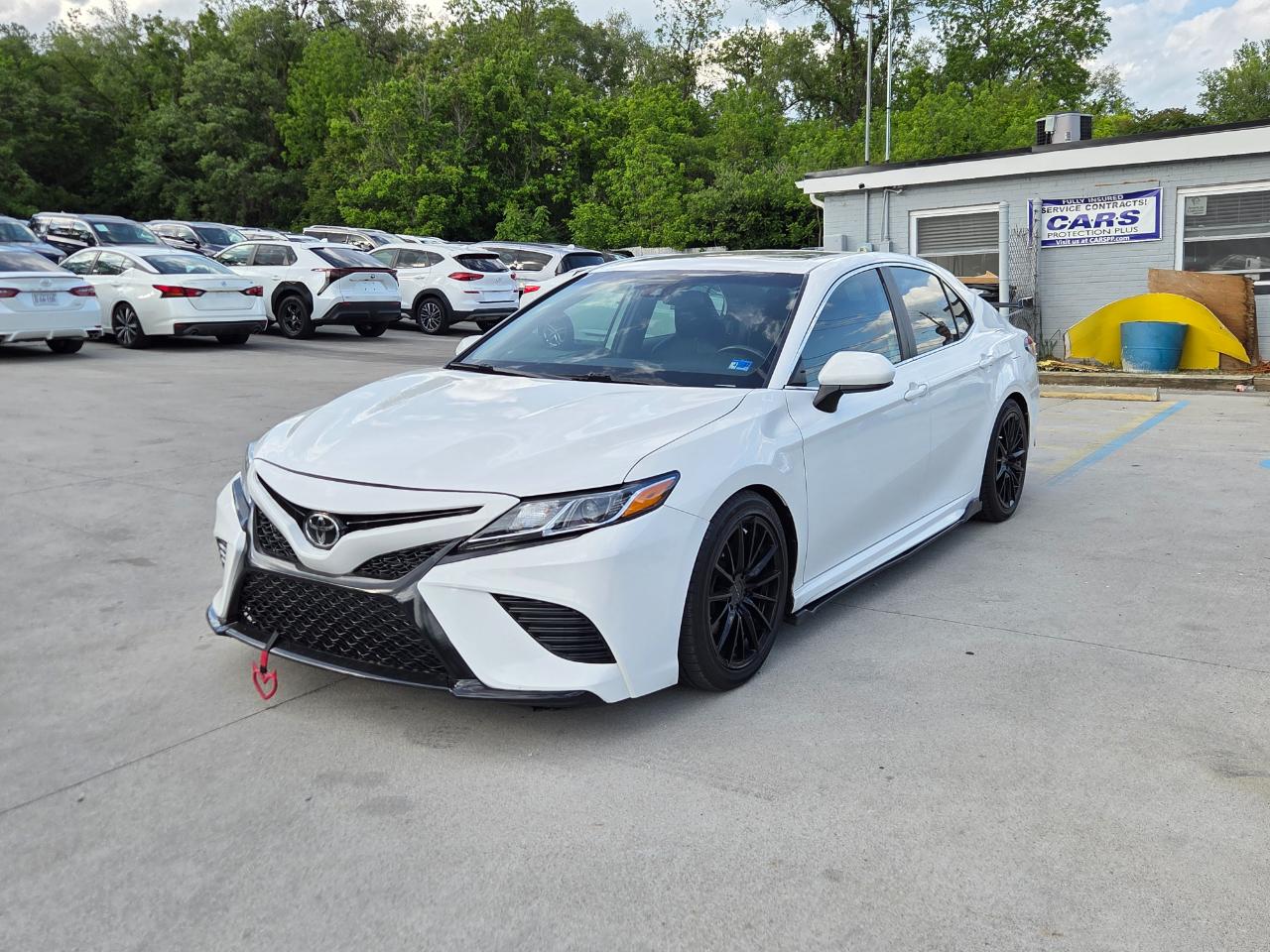 Toyota Camry SE 2020