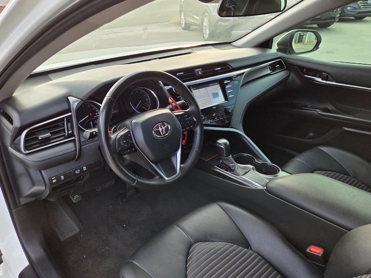 Toyota Camry SE 2020
