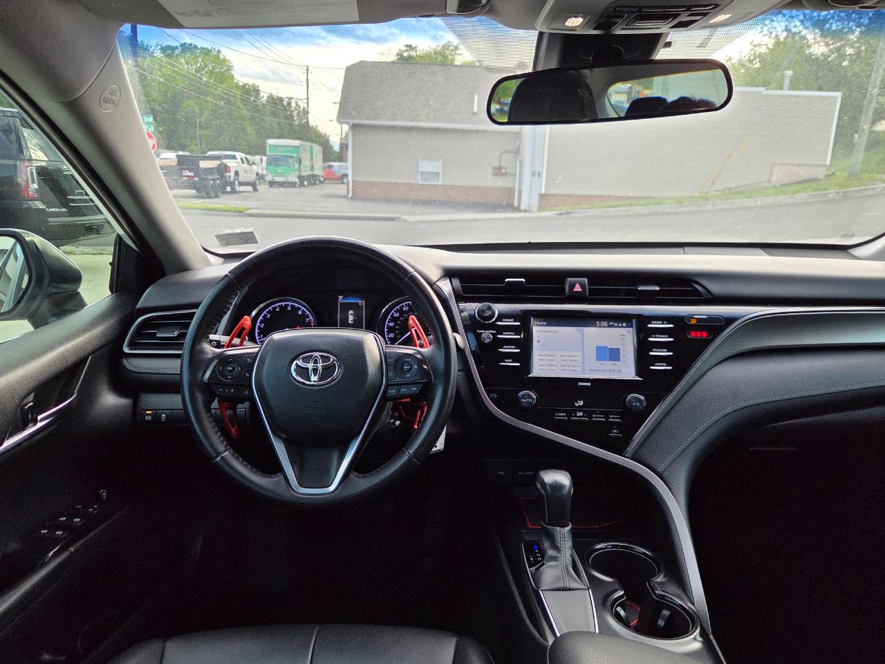 Toyota Camry SE 2020