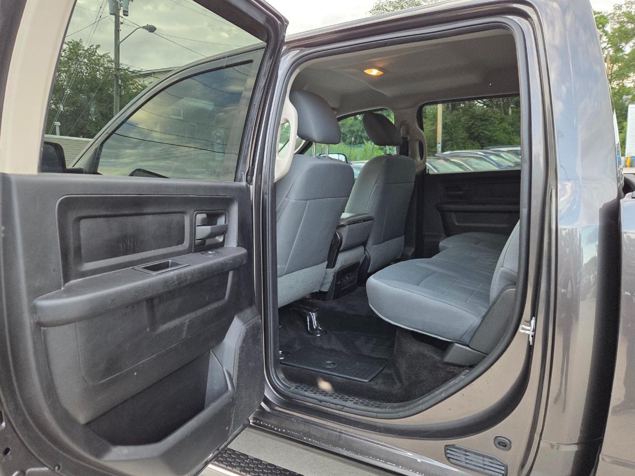 RAM 3500 Tradesman Crew Cab 4WD 2017
