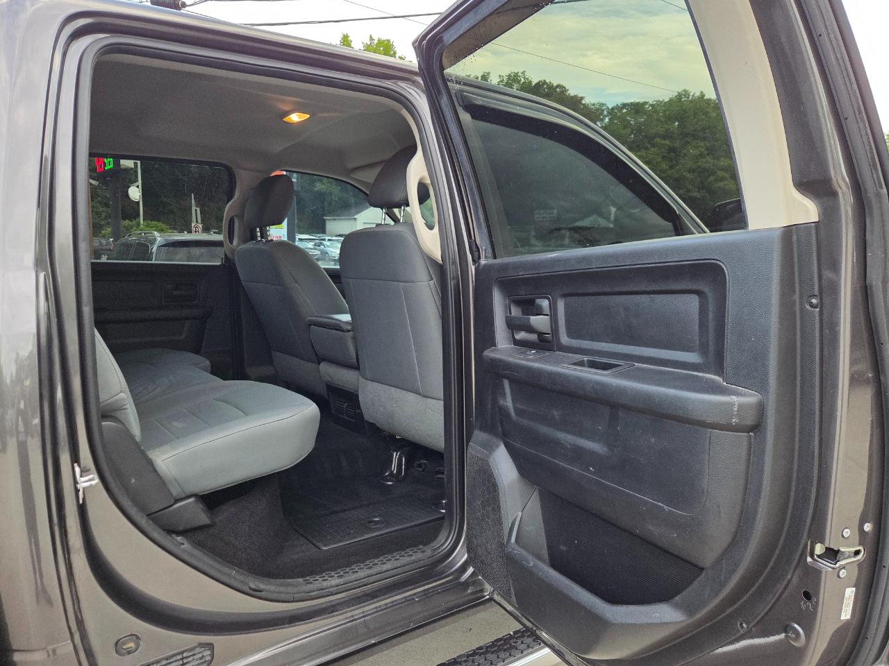 RAM 3500 Tradesman Crew Cab 4WD 2017