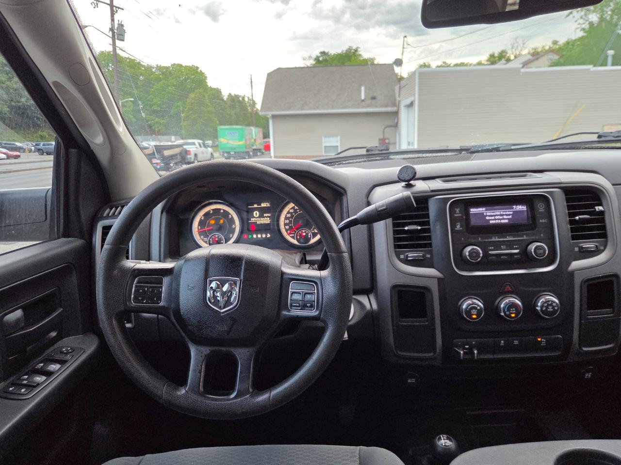 RAM 3500 Tradesman Crew Cab 4WD 2017