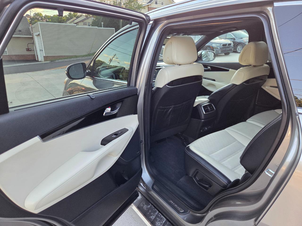 Kia Sorento SX V6 2WD 2016
