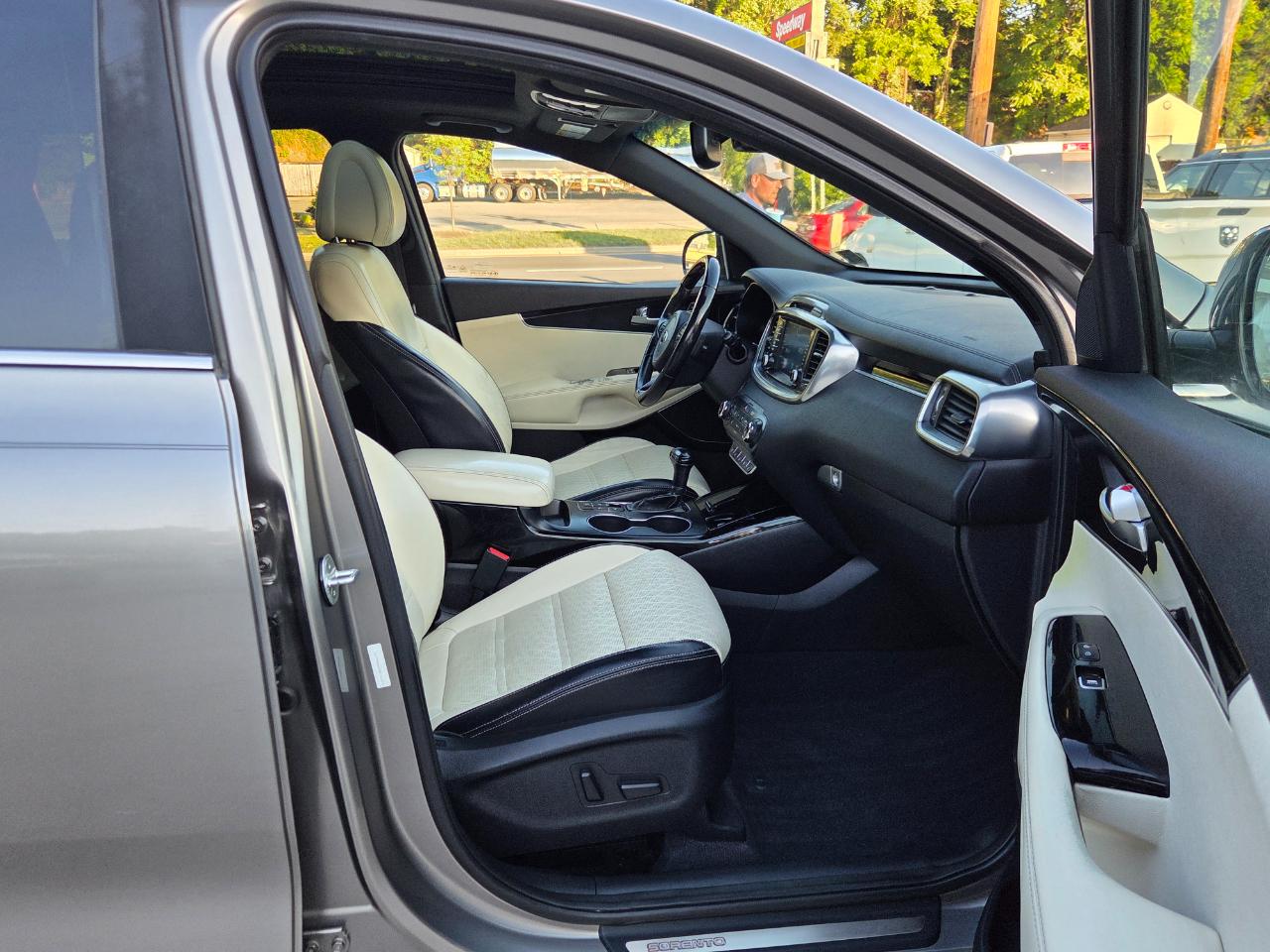 Kia Sorento SX V6 2WD 2016