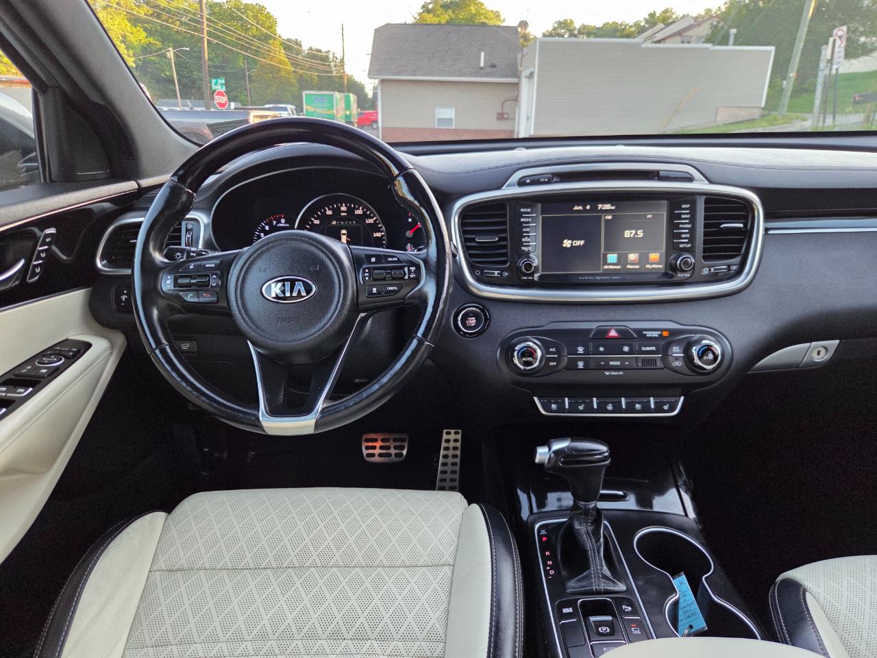 Kia Sorento SX V6 2WD 2016