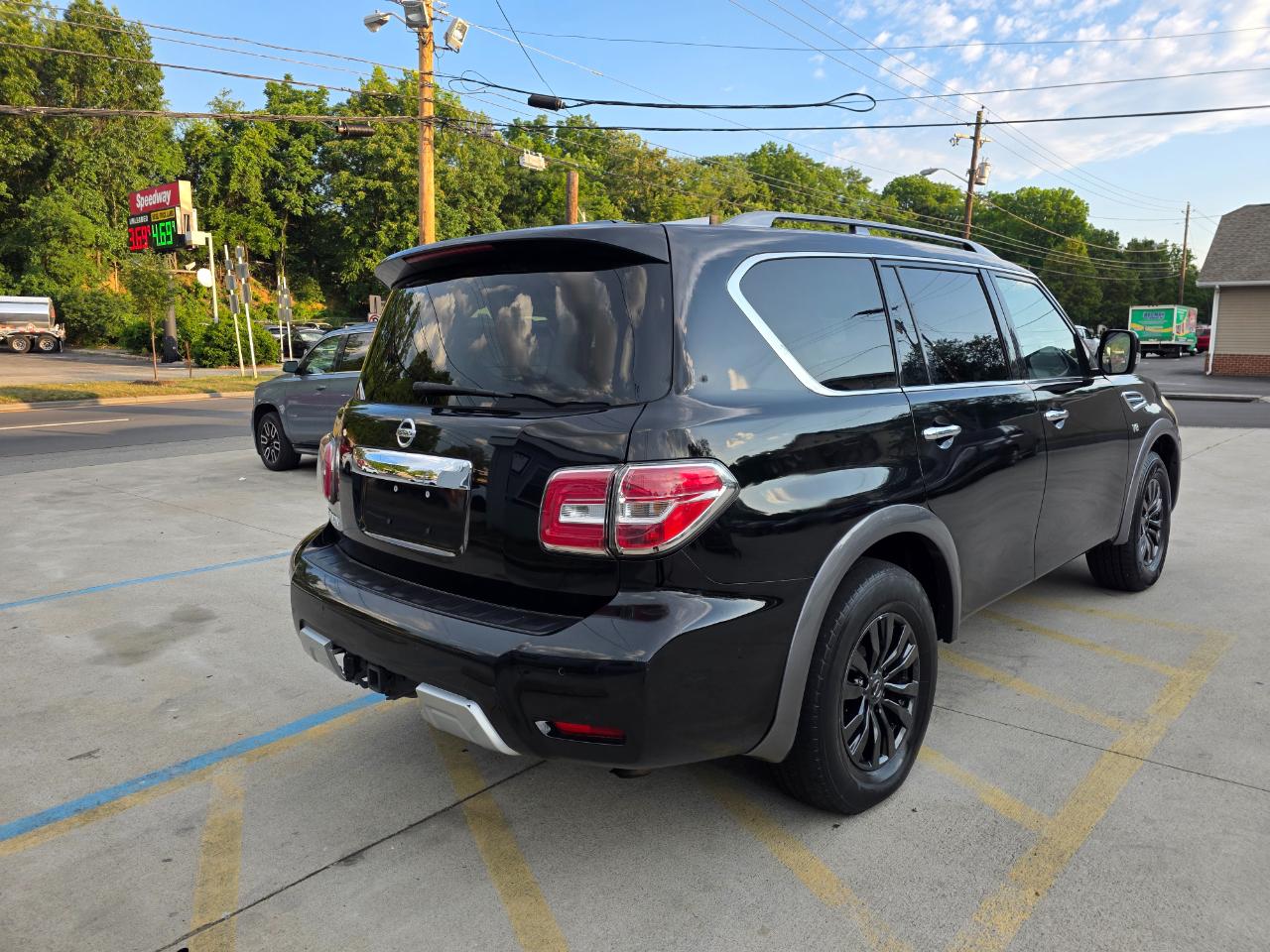Nissan Armada SV 2017