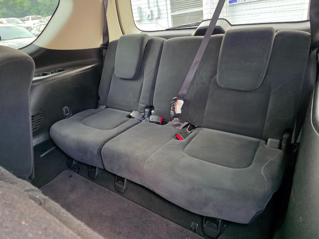 Nissan Armada SV 2017