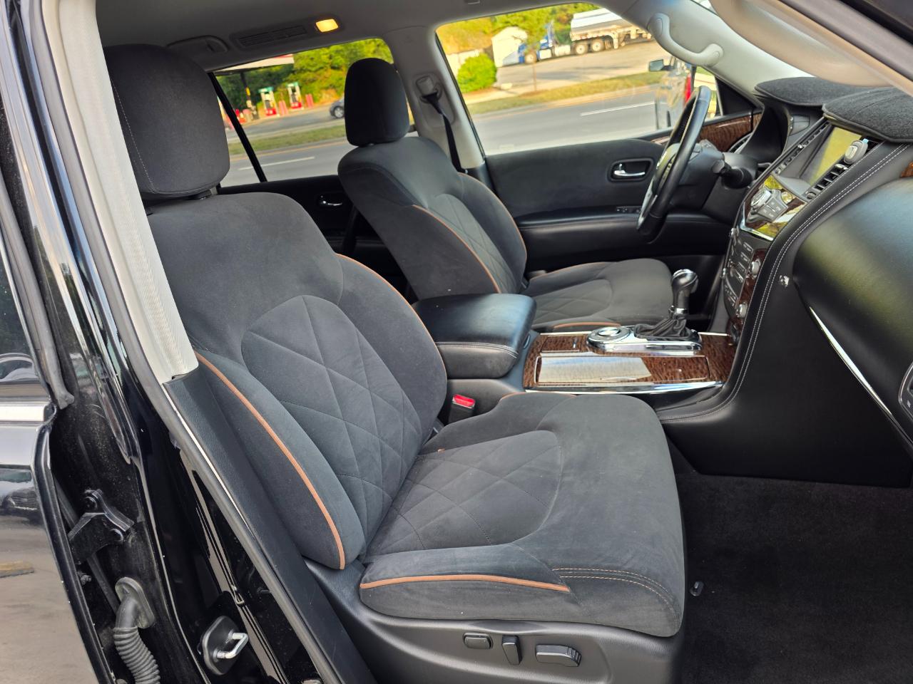 Nissan Armada SV 2017