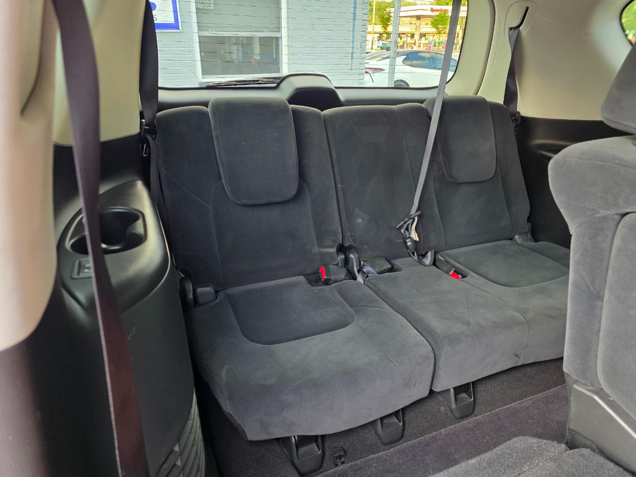 Nissan Armada SV 2017